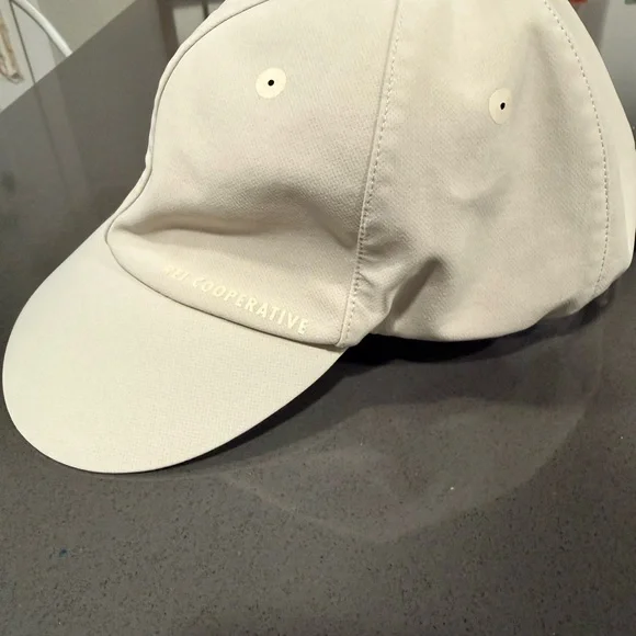REI Co-op Off-White Adjustable Performance Baseball Cap - Picture 5 of 5
